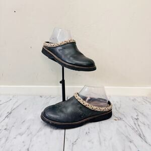 Simple Shoes Hallie original slip on clogs black womens size 6.5